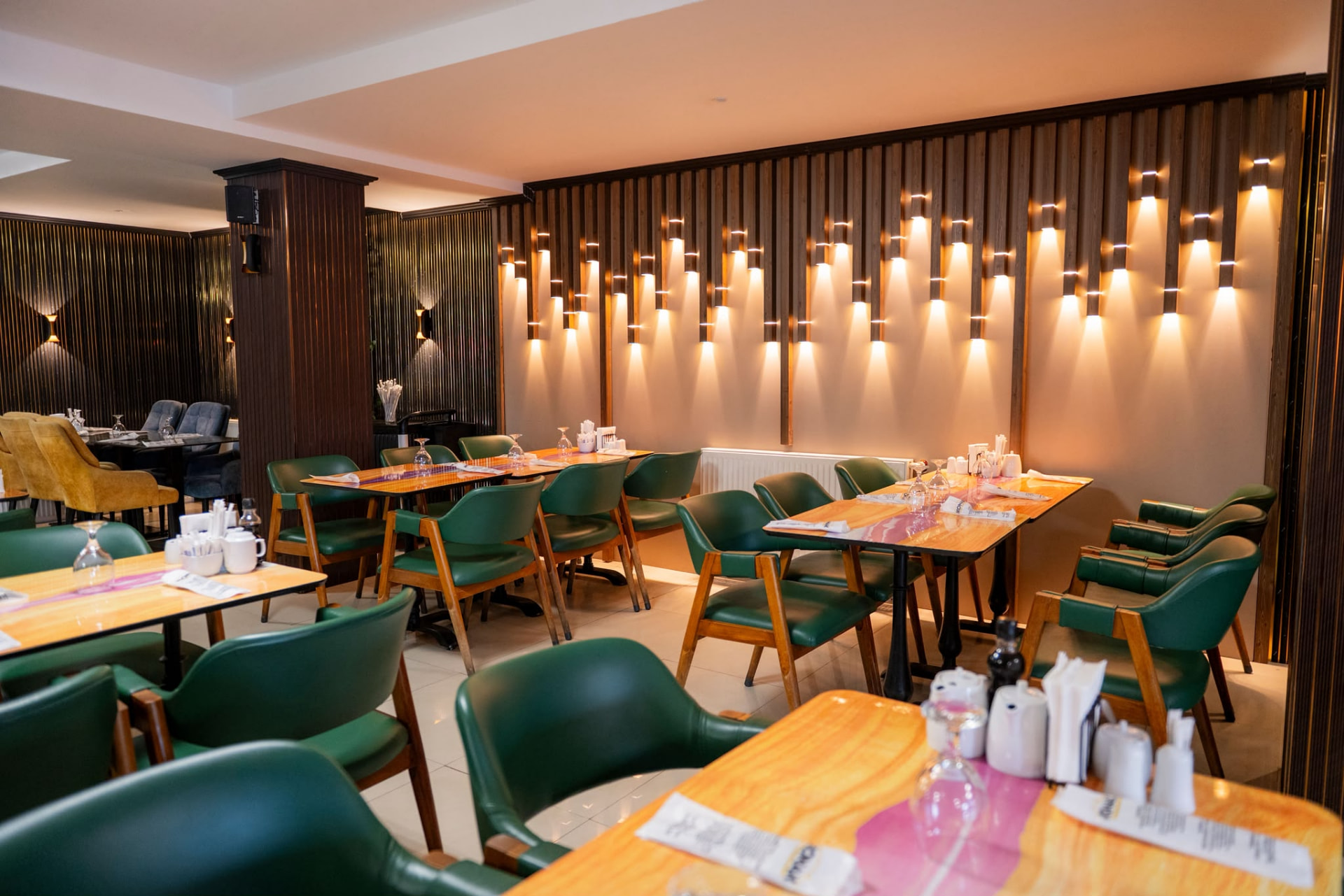 Interiorul Restaurantului Konak — 5